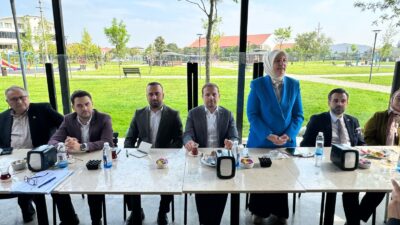 Nilüfer’de, mahalle muhtarlarının sahadaki gözlemlerini ve çözüm bekleyen taleplerini doğrudan