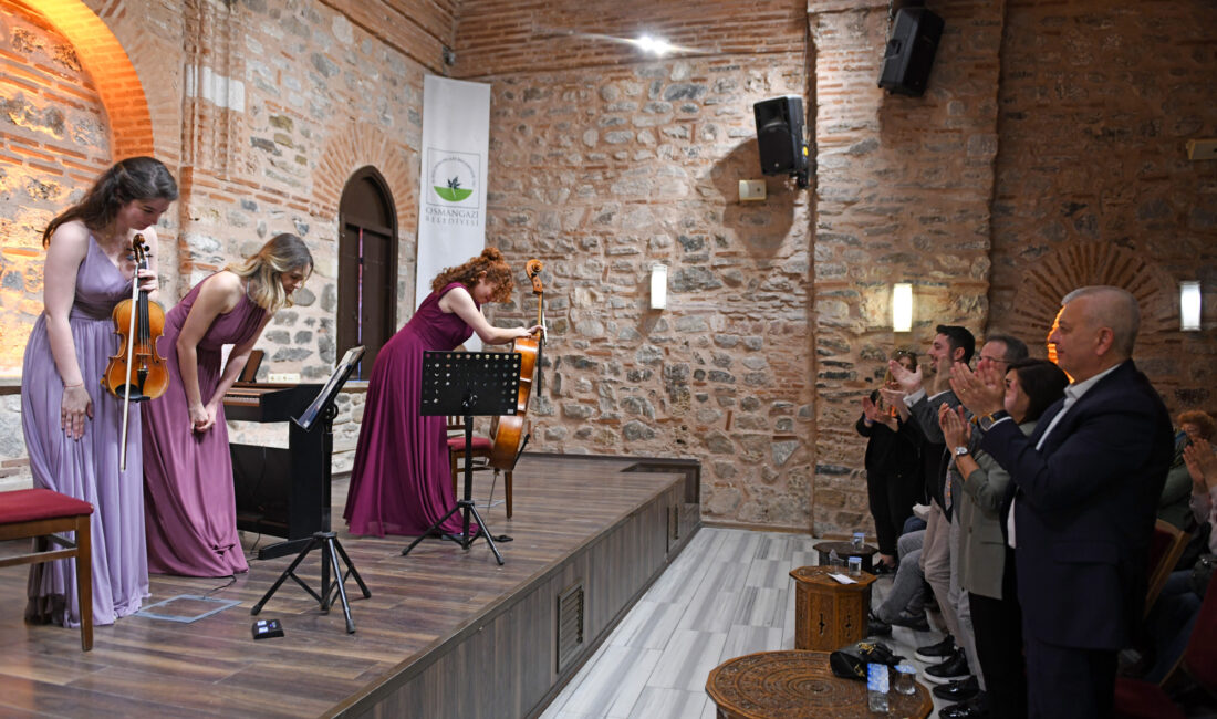 Müziğin ustalarından muhteşem konser Osmangazi Belediyesi, düzenlediği Terra Trio konseri ile sanatseverlere uzun süre