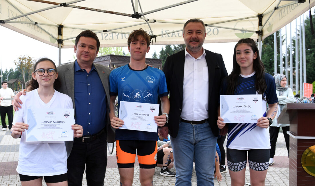 Osmangazi’de genç sporcuların duatlon heyecanı Osmangazi Belediyesi’nin ev sahipliğinde gerçekleşen Türkiye Triatlon Federasyonu Bölgesel Ligi