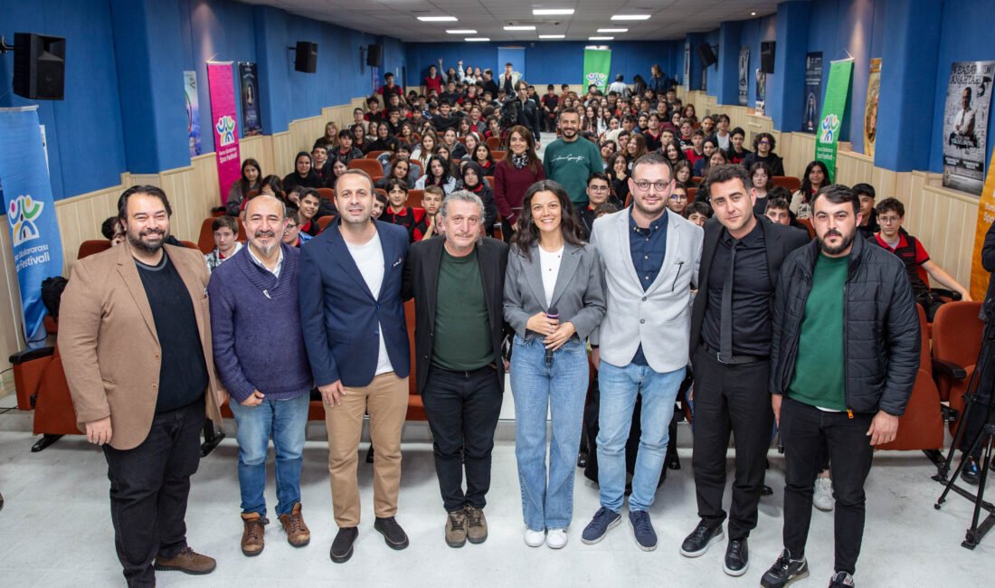 Festival Söyleşileri’nin son konuğu Erke Tümer ve Erdal Hoş oldu Bursa Uluslararası Spor Festivali birçok branşta düzenlenen müsabakalar ve turnuvalarla