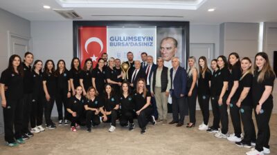 Bursa Büyükşehir Belediye Başkanı Mustafa Bozbey, Hentbol Kadınlar Türkiye Kupası’nın