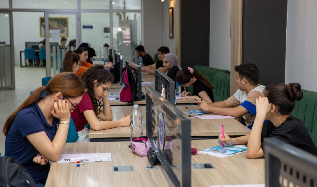 Büyükşehir’den üniversite adaylarına sınav provası Bursa Büyükşehir Belediyesi, üniversite sınavlarına hazırlanan öğrencilerin başarılarını artırmak ve