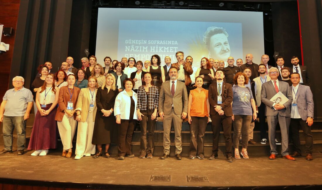 Nâzım Hikmet Şiir Ödülü sahibini buldu Bursa Büyükşehir Belediyesi tarafından ‘Nâzım Hikmet Yılı’ etkinlikleri kapsamında hazırlanan