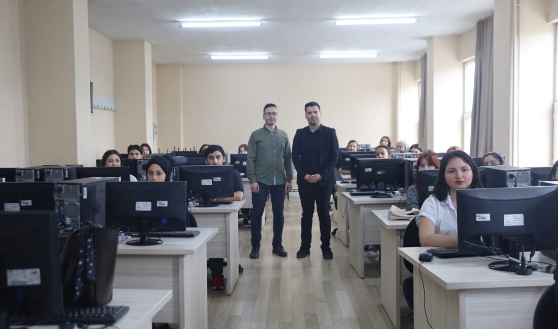Büyükşehir’den üniversitelilerin gelişimine destek Bursa Büyükşehir Belediyesi ve Bursa Uludağ Üniversitesi (BUÜ) iş birliğinde