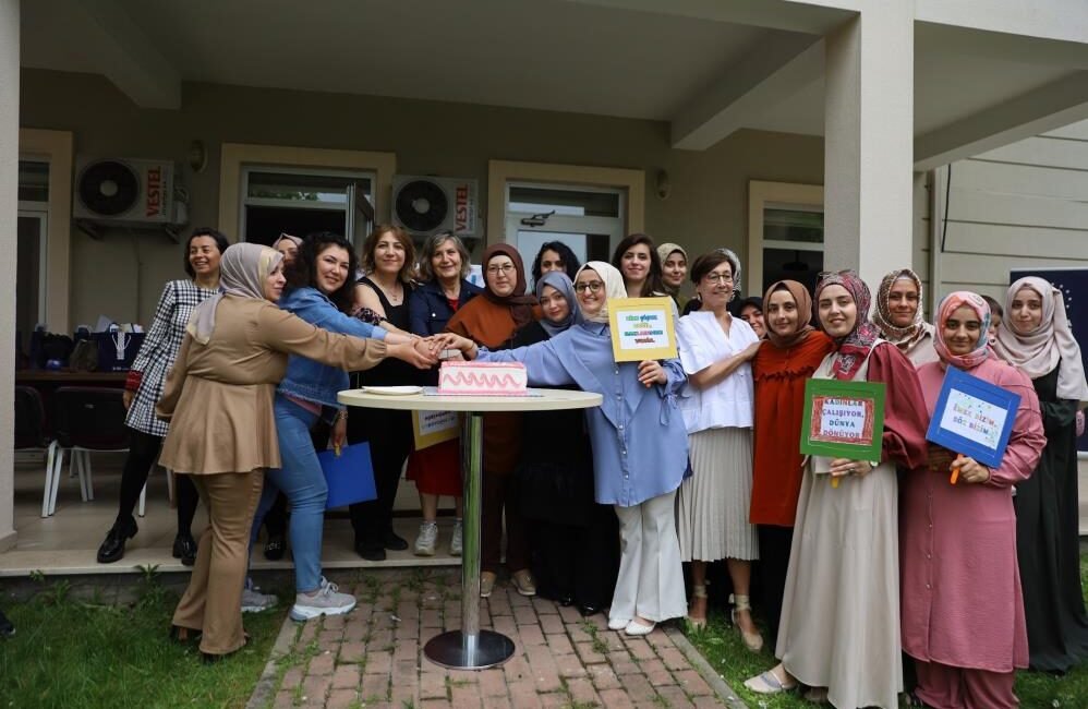 Büyükşehir’den ‘Kadının İnsan Hakları Eğitim Programı’ Bursa Büyükşehir Belediyesi, kadınların insan haklarına dair farkındalık kazanmasını sağlamak