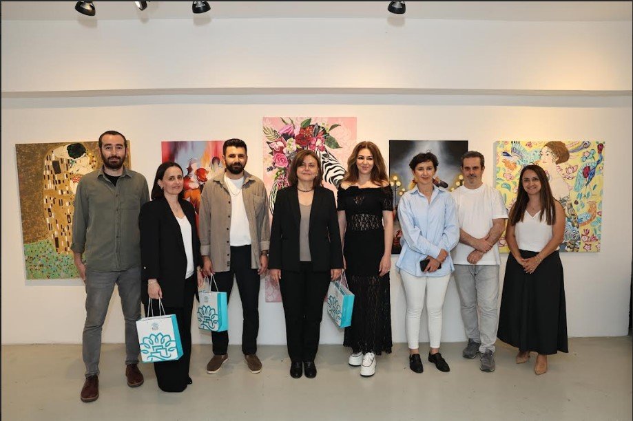 Nilüfer’de yetişkinlerin sergisi izlenime açıldı Nilüfer Sanat Atölyeleri’nde eğitimlerini tamamlayan Resim Atölyeleri Yetişkin Grubu’nun eserleri