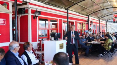 Gemlik Belediye Başkanı Şükrü Deviren, mahalle muhtarlarıyla düzenli olarak gerçekleştirdiği