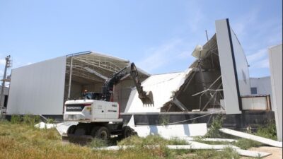 Nilüfer Belediyesi ekipleri, Yaylacık Mahallesi’nde kaçak olduğu tespit edilen 500