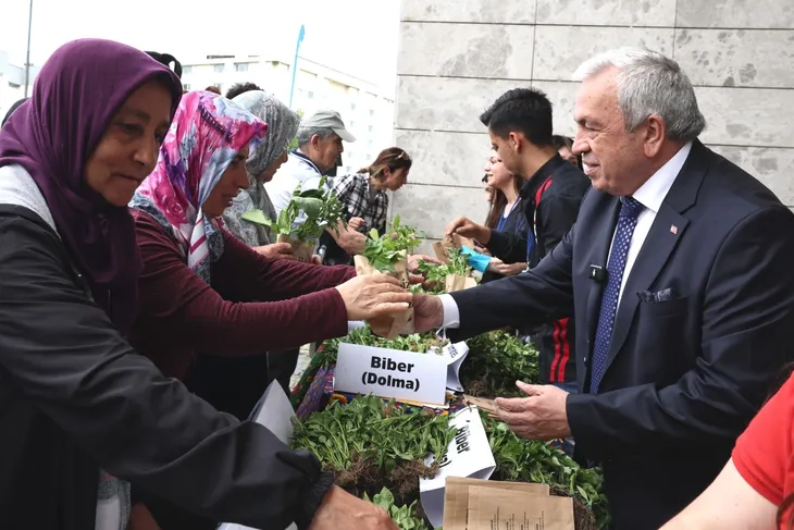 Nilüfer Belediyesi'nin 6 yıldır sürdürdüğü, "Fide Bizden Ürün Sizden" fide