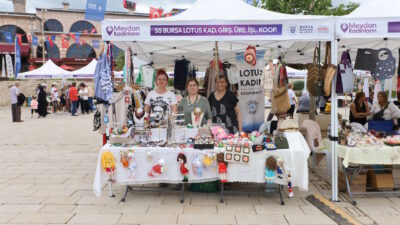 Bursa Büyükşehir Belediyesi tarafından ‘Meydan Kadınların’ sloganı ile düzenlenen etkinlikte,