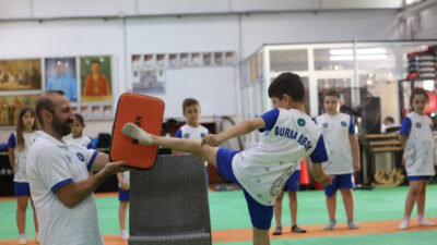 Bursa Büyükşehir Belediyesi’nin çocukların yaz tatillerini hem eğlenerek hem de