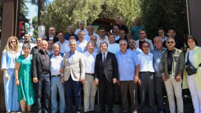 Gemlik Belediyesi’nin ev sahipliğinde düzenlenen Muhtarlar Toplantısı, mahallelerin ihtiyaç ve