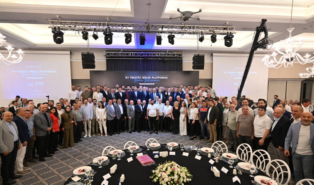 Bursa’da ev tekstili sektörü tek yürek oldu Ev Tekstili Birlik Platformu’nun Bursa buluşması sektörün gövde gösterisine dönüştü.