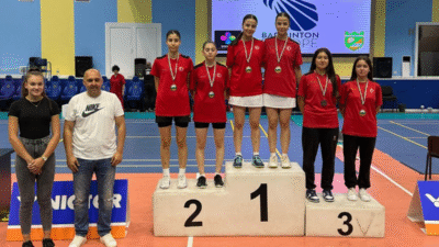 Bulgaristan’ın Pazarcık şehrinde gerçekleşen ‘Hebar U17 Bulgaria Open’ Badminton Turnuvası’nda