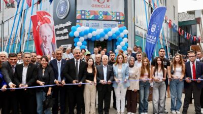 Bursa Büyükşehir Belediyesi tarafından gençlerin kendilerini ifade edebilmeleri, fikirlerini paylaşabilmeleri