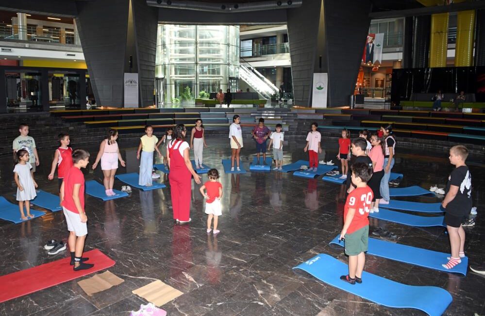 Osmangazi Belediyesi, yaz tatili döneminde çocukları edebiyat ve sanatla buluşturmayı