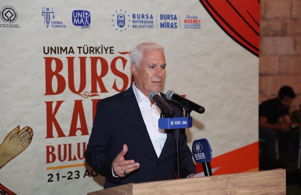 Karagöz, doğduğu şehirde yaşıyor Bursa’nın en önemli simgelerinden olan Karagöz, Büyükşehir Belediyesi’nin ev sahipliğinde