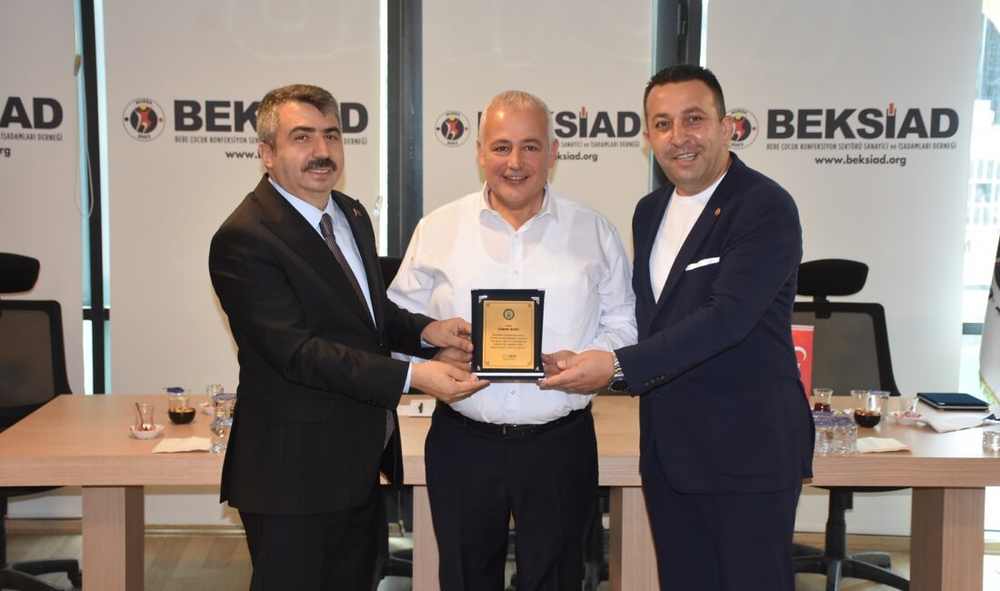 Başkan Oktay Yılmaz’dan BEKSİAD’a teşekkür ziyareti Bebe Çocuk Konfeksiyon Sanayici ve İş Adamları Derneği (BEKSİAD) Yönetimi,