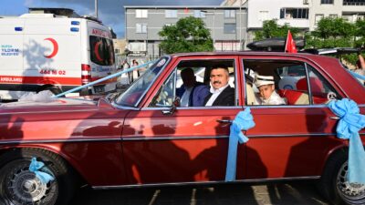 Yıldırım Belediyesi tarafından sünnet ettirilen 600 çocuk için düzenlenen sünnet