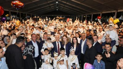 Bursa Büyükşehir Belediyesi tarafından düzenlenen Geleneksel Sünnet Şöleni bayram coşkusuna