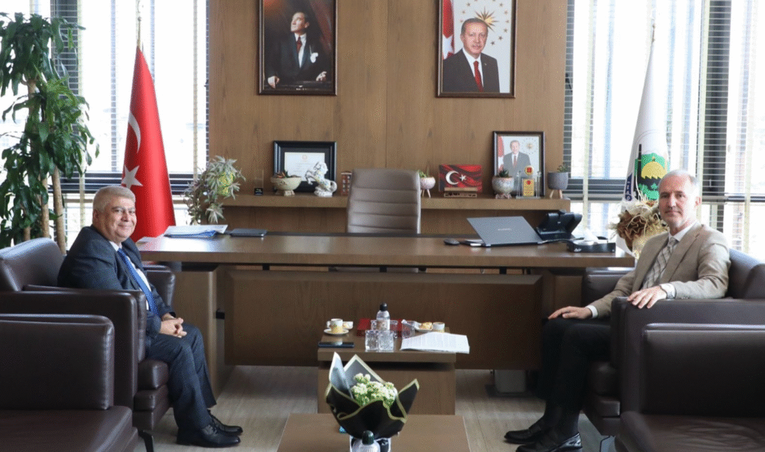 İlçe Sağlık Müdürü Mehmet Kavak ile bir araya gelen İnegöl