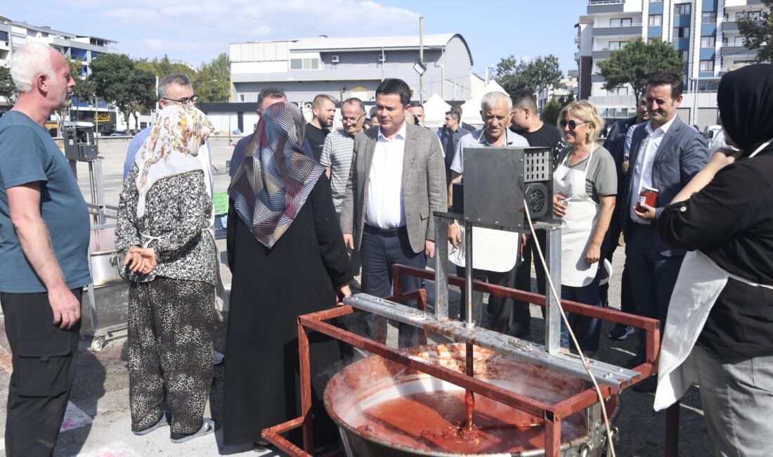Osmangazi Belediyesi’nin hayata geçirdiği “Malzemeler Bizden Salça Yapması Sizden” projesiyle