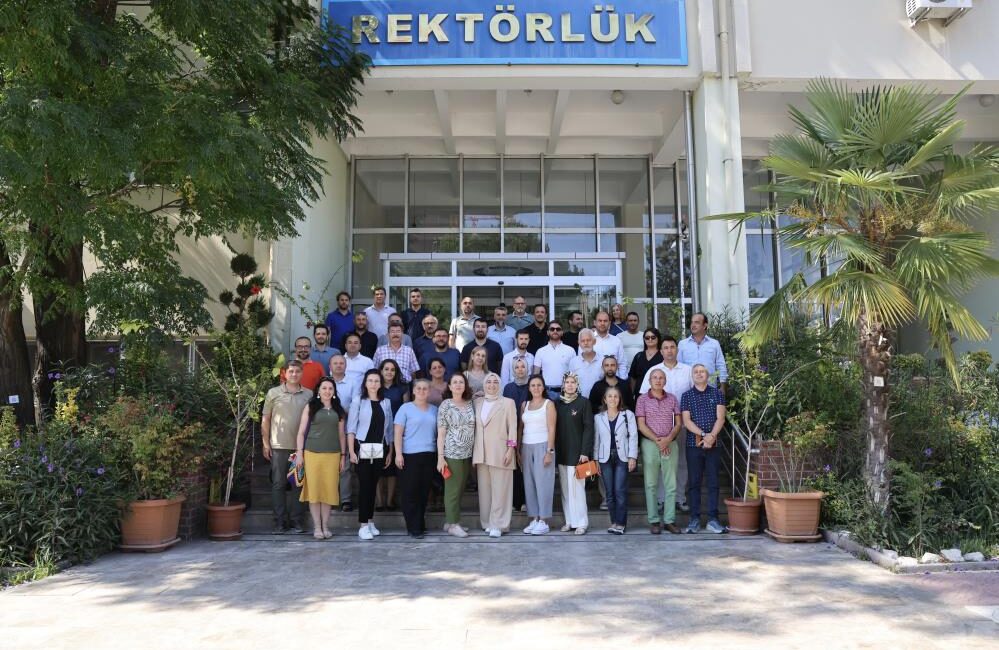 BUÜ’de Meslek Yüksekokullarına akreditasyon desteği Bursa Uludağ Üniversitesi (BUÜ) Bologna Koordinatörlüğü tarafından meslek yüksekokullarının akreditasyon