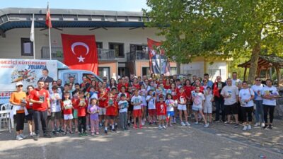 Osmangazi Belediyesi’nin başlattığı 1 Kitap 1 Fidan kampanyasına katılan Osmangazi