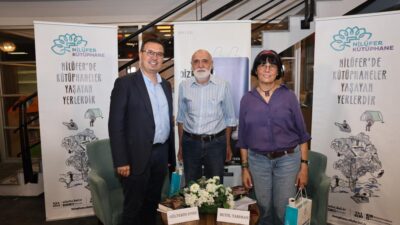 Nilüfer Belediyesi Şiir Kütüphanesi’nde düzenlenen "Dizelerin İzinde: Zarfsız Mektuplar" söyleşisinde