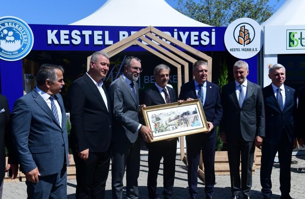 Kestel Belediyesi, Sakarya’daki uluslararası fuar’da yerini aldı Kestel Belediyesi, Sakarya’da düzenlenen Uluslararası Peyzaj, Süs Bitkileri, Bahçe Sanatları