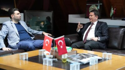 Osmangazi Belediye Başkanı Erkan Aydın, Bursaspor Başkanı Enes Çelik'i ziyaret