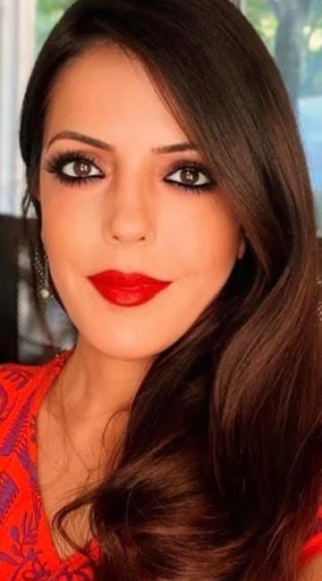 Sanat İnsanla Nefes Alır Sanat kendi estetiğini kurar ama anlamını ancak insanla tamamlar; çünkü