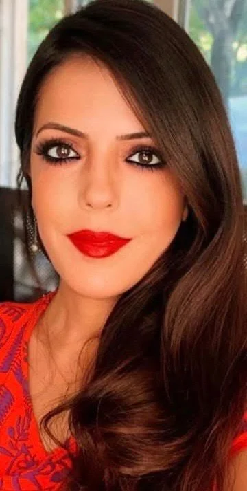 Ayfer YİĞİT yazar fotoğrafı