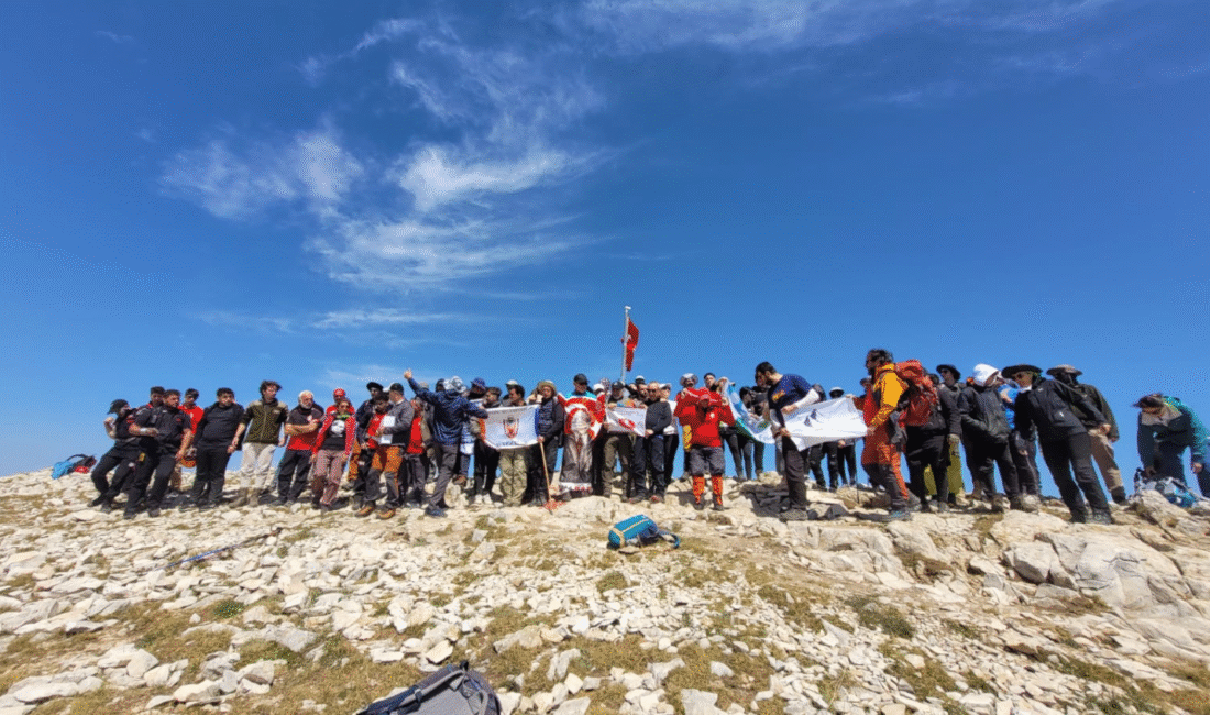 Bursa Dağcılık Kulüpleri 30 Ağustos Zafer Bayramı etkinlikleri kapsamında Uludağ