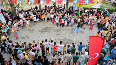 Yaz spor okulları, sokak oyunları şenlikleri ve spor turnuvaları ile
