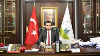 Osmangazi Belediye Başkanı Erkan Aydın, Türkiye Cumhuriyeti’nin 102’nci kuruluş yıl