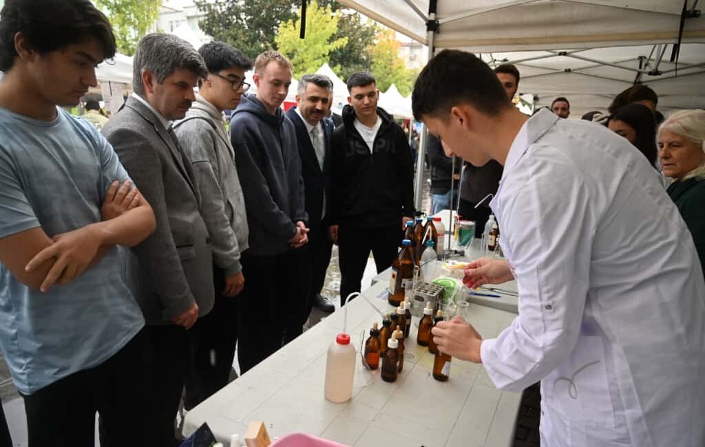 Bursa İl Millî Eğitim Müdürlüğü koordinasyonunda, TÜBİTAK 4007 Bilim Şenlikleri