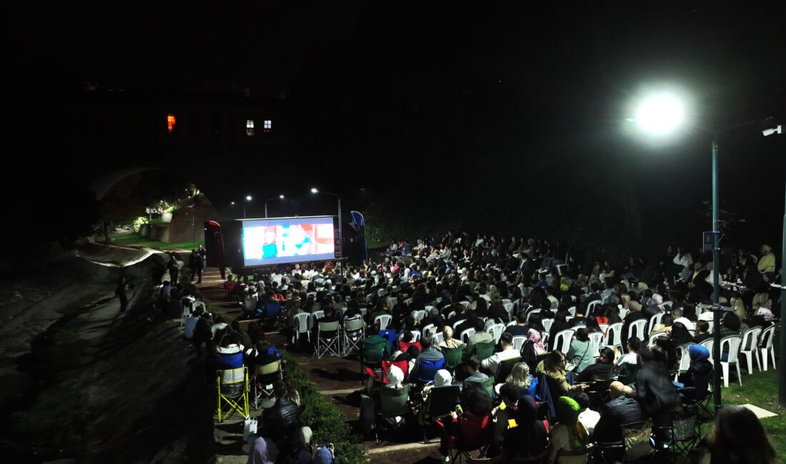 Bursa Büyükşehir Belediyesi tarafından sanatı kentin tüm sokaklarına yayma hedefiyle