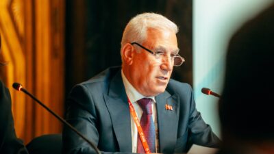  İspanya’nın Barselona kentinde düzenlenen ‘Dünya Metropol Zirvesi’nde (10. EMA