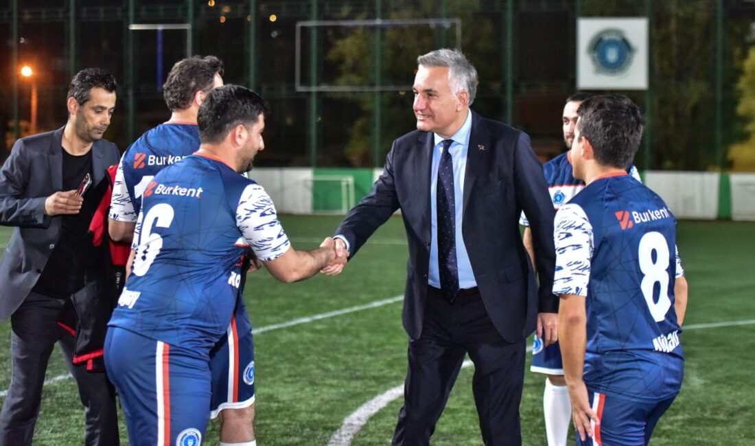 Büyükşehir’de Başkanlık Kupası heyecanı başladı Bursa Büyükşehir Belediyesi’nin kurum içi iletişimi güçlendirmek adına düzenlediği ‘9.