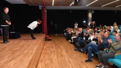 Osmangazi 	Belediyesi 	yılın aydını olarak belirlediği Yaşar Kemal’in Ortadirek Roman’ından