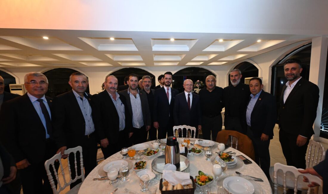 AK Parti Osmangazi İlçe Başkanlığı’ndan Muhtarlar Günü’nde “Birlik ve Beraberlik” Gecesi AK Parti Osmangazi İlçe Başkanlığı, 19 Ekim Muhtarlar Günü dolayısıyla