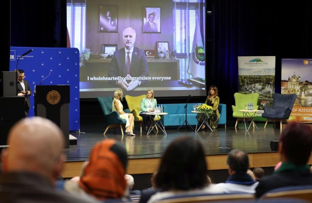 Şubat ayında Polonya Rzeszow Üniversitesi arasında İyi Niyet Anlaşması imzalanmasının