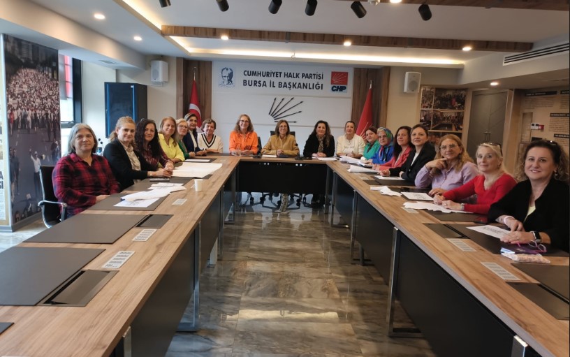 CHP Bursa İl Kadın Kolları: Rojin için adalet istiyoruz Van'da, kaybolduktan 18 gün sonra sahilde cansız bedeni bulunan üniversite