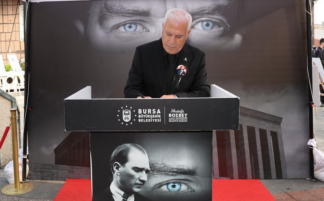 Türkiye Cumhuriyeti’nin kurucusu Gazi Mustafa Kemal Atatürk, ebediyete uğurlanışının 87.