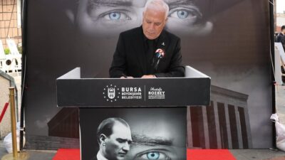 Türkiye Cumhuriyeti’nin kurucusu Gazi Mustafa Kemal Atatürk, ebediyete uğurlanışının 87.