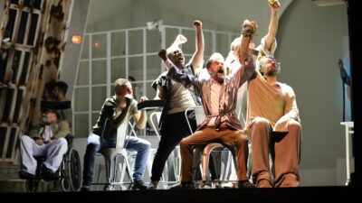 Bursa Büyükşehir Belediyesi, 24 Kasım Öğretmenler Günü dolayısıyla Şehir Tiyatrosu’nun