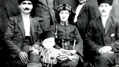 Hava serin hafiften yağmur atıştırmakta.&nbsp; Çoktandır kafasına koymuştur.&nbsp; Zamanın geldiğini