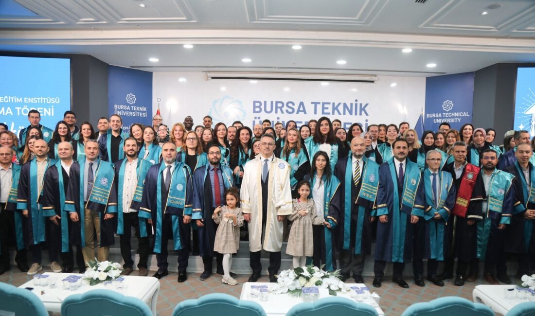 BTÜ’de yüksek lisans ve doktora öğrencileri için mezuniyet töreni düzenlendi.