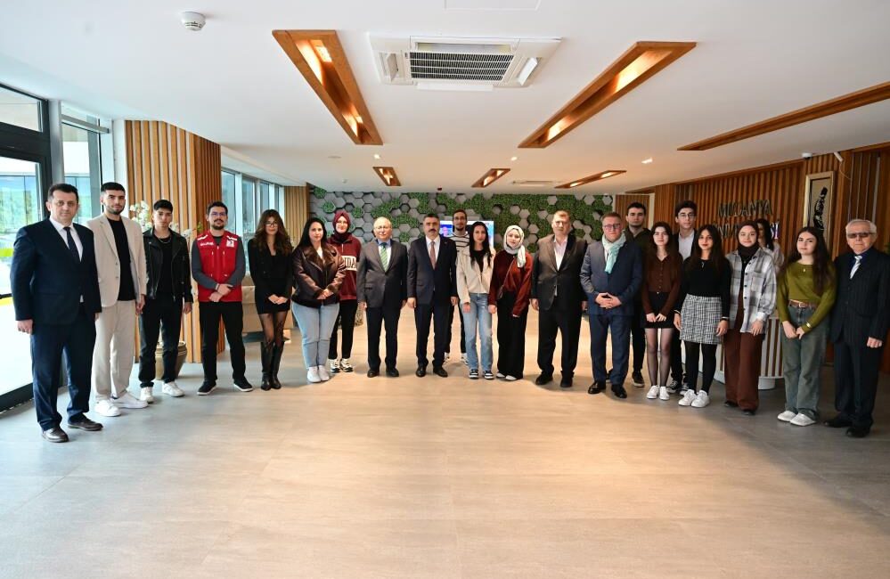 Yıldırım Belediye Başkanı Oktay Yılmaz, Mudanya Üniversitesi tarafından düzenlenen ‘Tecrübe